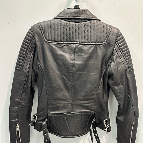 Classic style womens leather Jacket - Picture 2 of 2